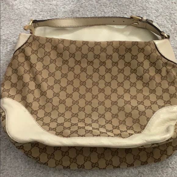 Gucci Handbags - Gucci bag- same style as Sandra Bullocks